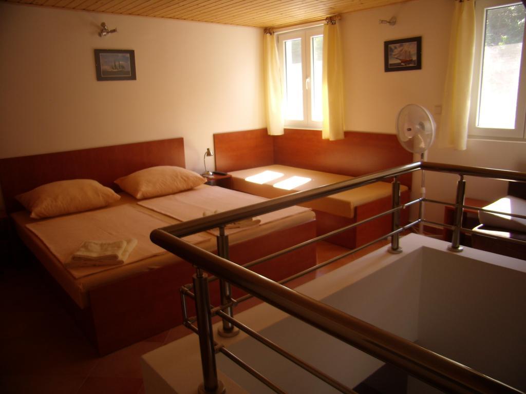 Apartments Sunce Brna Pokoj fotografie